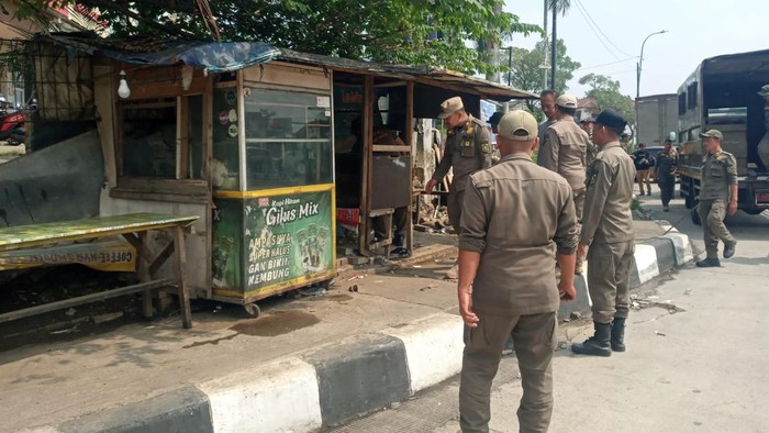 Normalisasi Kali Angke Bogor: 118 Bangunan Liar Dibongkar