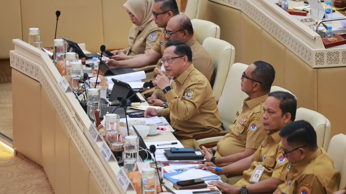 Tito Karnavian Beberkan Peran dan Tantangan BNPP dalam RDP dengan Komisi II DPR