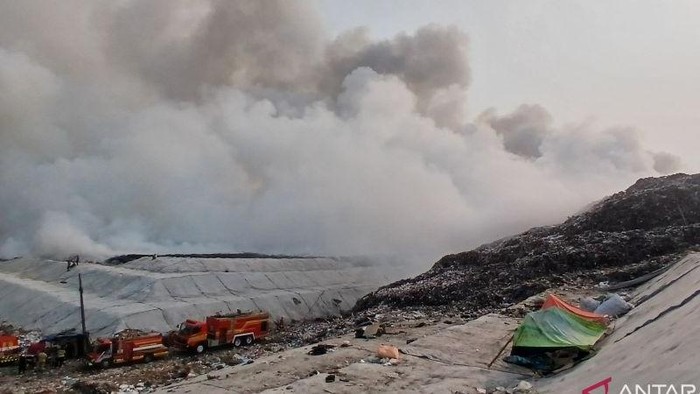 KLH Terjunkan Tim ke TPA Jatiwaringin, Kualitas Udara Capai Level Berbahaya