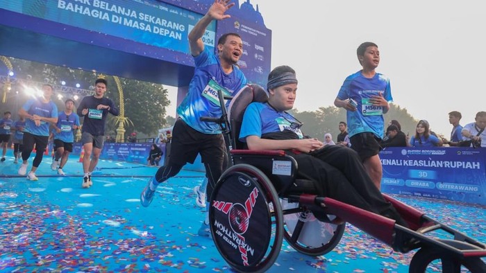 Dorong Kursi Roda Anak, Ahmad Luthfi Ramaikan Rupiah Borobudur Playon 2026