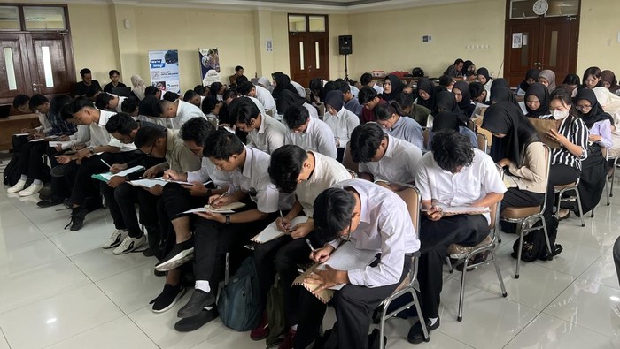 Stori Andika, Lulusan SMK yang Menjadi Tulang Punggung Keluarga di Usia Muda