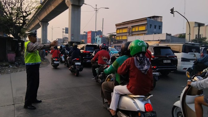 Sejumlah Ruas Jalan Arteri di Jakarta Macet Pagi Ini