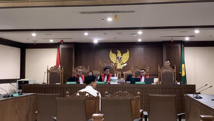 Sidang Khariq di Kasus Manipulasi Tangkapan Layar Terkait Demo Agustus 2025 Ditunda