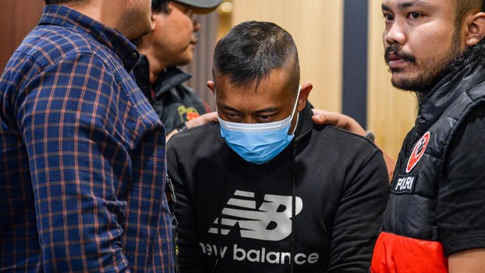 Terekam CCTV, Apa Tujuan Taufik Hidayat Cari Dedi Mulyadi?