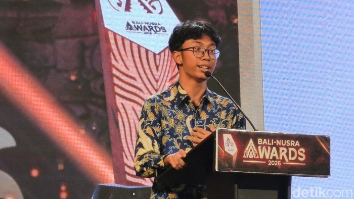 I Gusti Ngurah Rai Raih Anugerah Adiluhung di Warkini.com Awards 2026