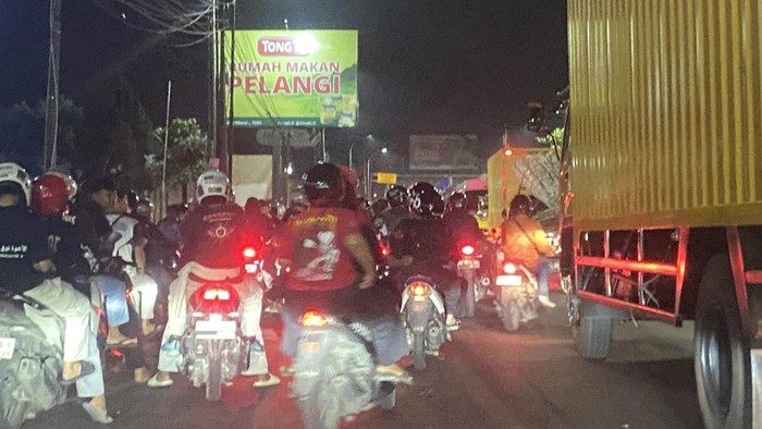 Viral Iring-iringan Pesilat Sempat Tutup Jalan Semarang-Solo Ungaran
