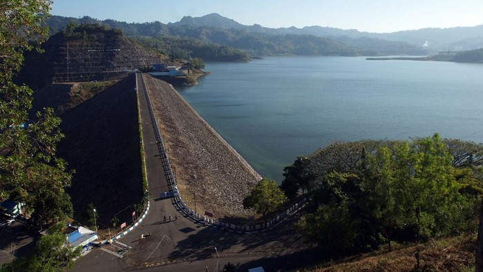 WADUK WONOREJO JAGA PASOKAN AIR IRIGASI DI TENGAH MUSIM KEMARAU