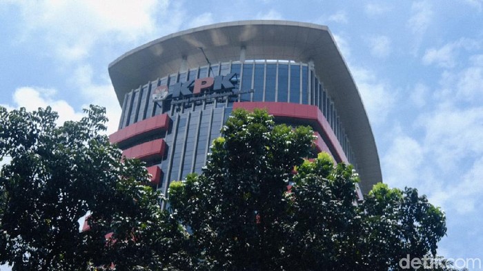 OTT KPK di Kuansing Riau Terkait Suap untuk Jabatan Sekda
