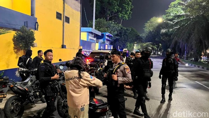 Tawuran di Cengkareng Berhasil Dibubarkan, Empat Remaja Bersenjata Celurit Diciduk
