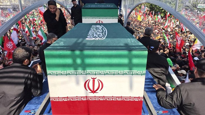 Iran Tutup Total Wilayah Udara Teheran di Hari Puncak Pemakaman Khamenei