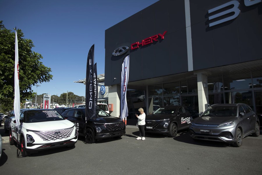 JAKARTA  — Raksasa otomotif asal China, Chery, resmi mengambil alih pabrik bekas milik Nissan di kawasan industri Ross