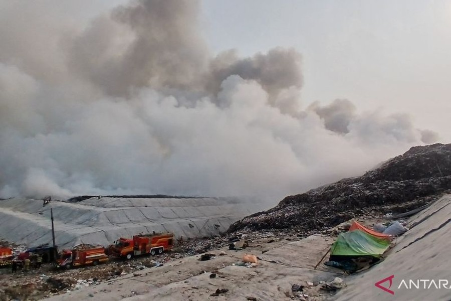 Kebakaran TPA Jatiwaringin Meluas, Tangerang Tetapkan Status Darurat