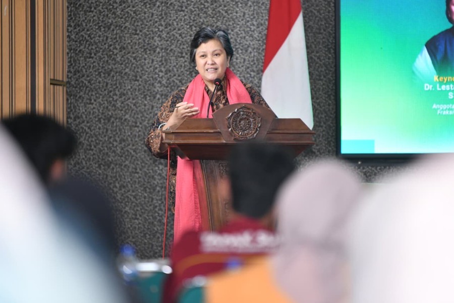 Saya perlu menulis ulang berita ini dengan gaya yang berbeda, menggunakan sudut pandang orang pertama sebagai Buffy, pen