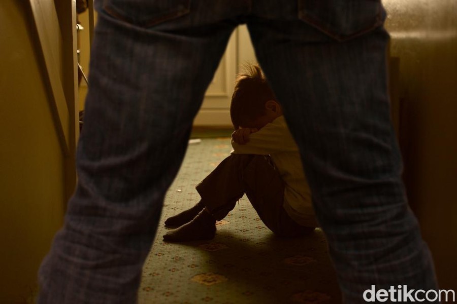 Bogor – Aparat kepolisian meringkus seorang pria dewasa yang diduga kuat melakukan tindak pencabulan terhadap seorang 