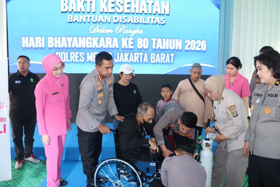 504 Warga Ikuti Bakti Kesehatan Polres Jakbar di Hari Bhayangkara Ke-80