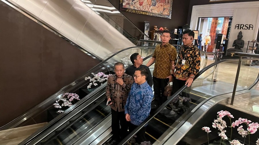 Mendag dan Menkop Hadiri Warkini Bali-Nusra Awards 2026