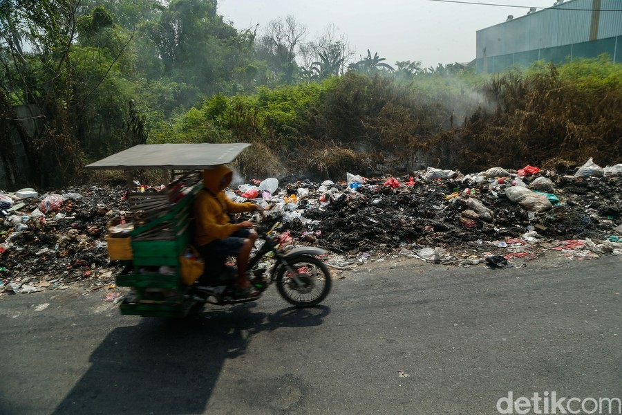 Darurat Sampah, Taman di Tarumajaya Bekasi Berubah Jadi Tempat Pembuangan Liar