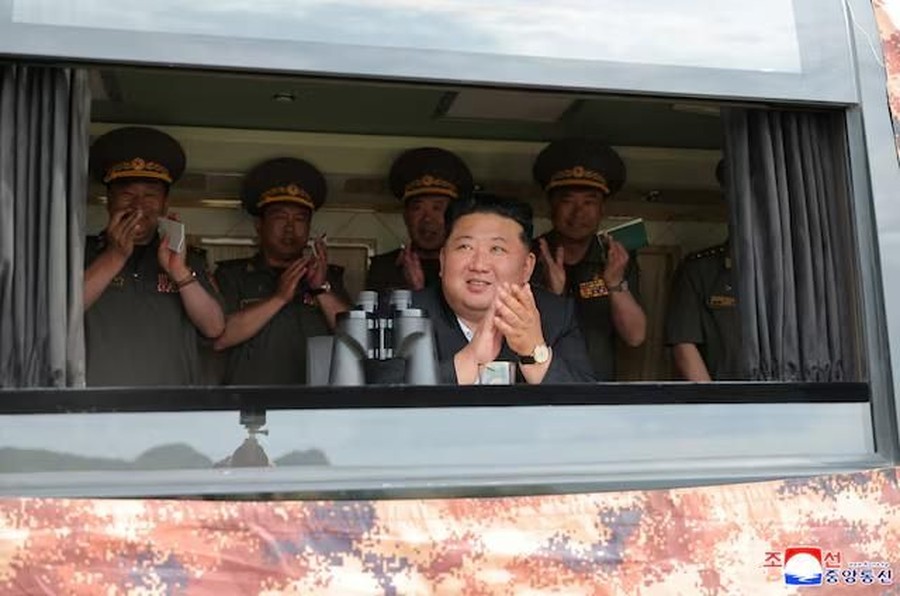Kim Jong Un Pantau Uji Coba Rudal Korut, Minta Kekuatan Tempur Ditambah