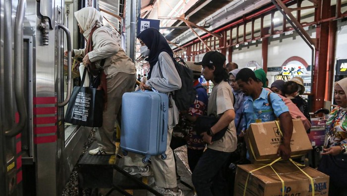 Pemerintah Beri Diskon Tarif Kereta dan Kapal 30 Persen Selama Libur Sekolah dan Nataru