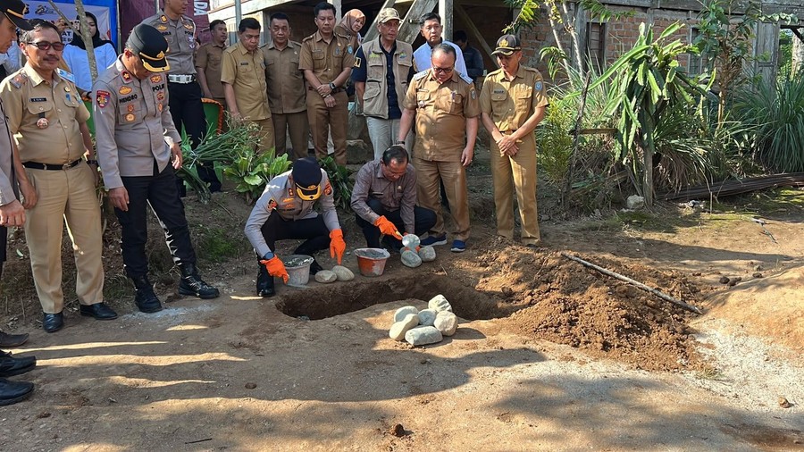 HUT Ke-80 Bhayangkara, Polres OKU Selatan Bedah Rumah Korban Longsor dan Banjir