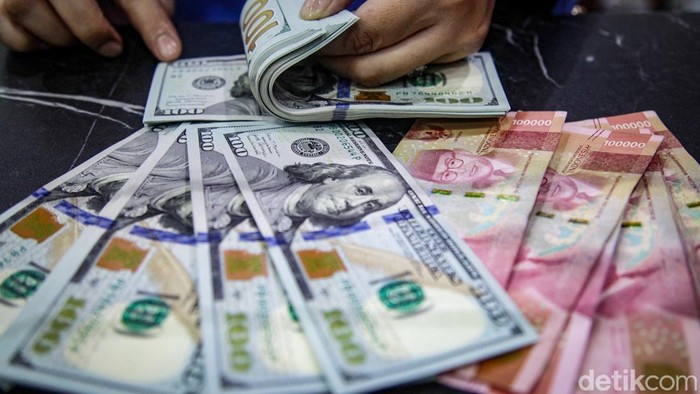 Dolar AS Menguat ke Rp 17.855 di Tengah Pelemahan Terhadap Mata Uang Utama Lainnya