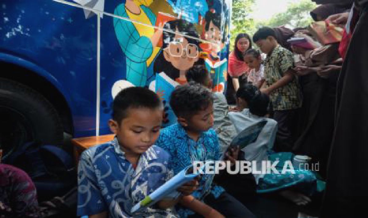 Gerakan Silent Reading Solo Ajak Pelajar Kembali Membaca Buku