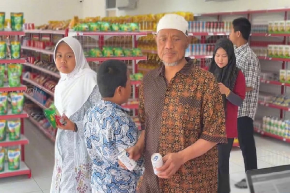 Warga Cakung Timur Sambut Kopdes Merah Putih, Harga Lebih Murah