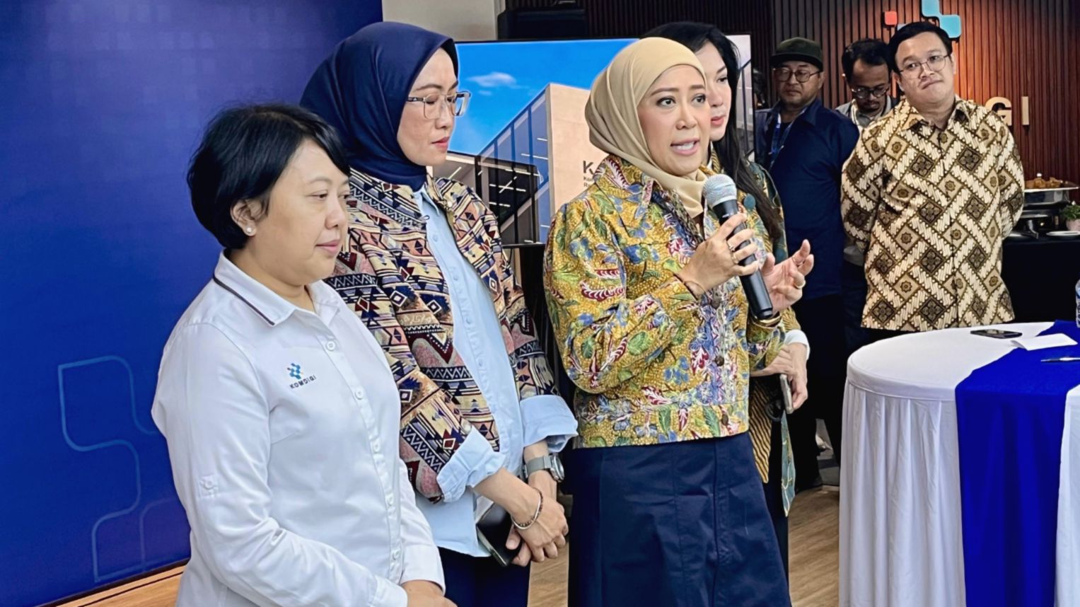Menkomdigi Soroti Kasus Jual Beli Starlink Tanpa Izin di Mentawai