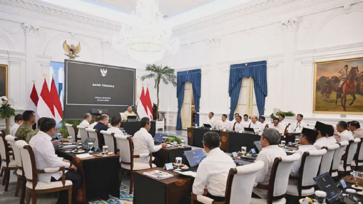 Prabowo Pimpin Rapat Terbatas Bahas Percepatan Program Makan Bergizi Gratis